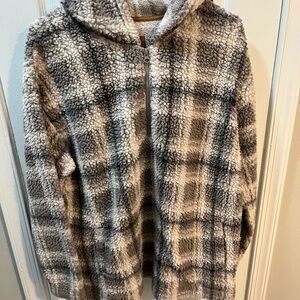Koolaburra by Ugg Cream and Gray Plaid 1/4 Zip Hooded Sherpa Jacket Size Large